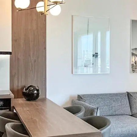 Amazing Apartment In Gdynia *